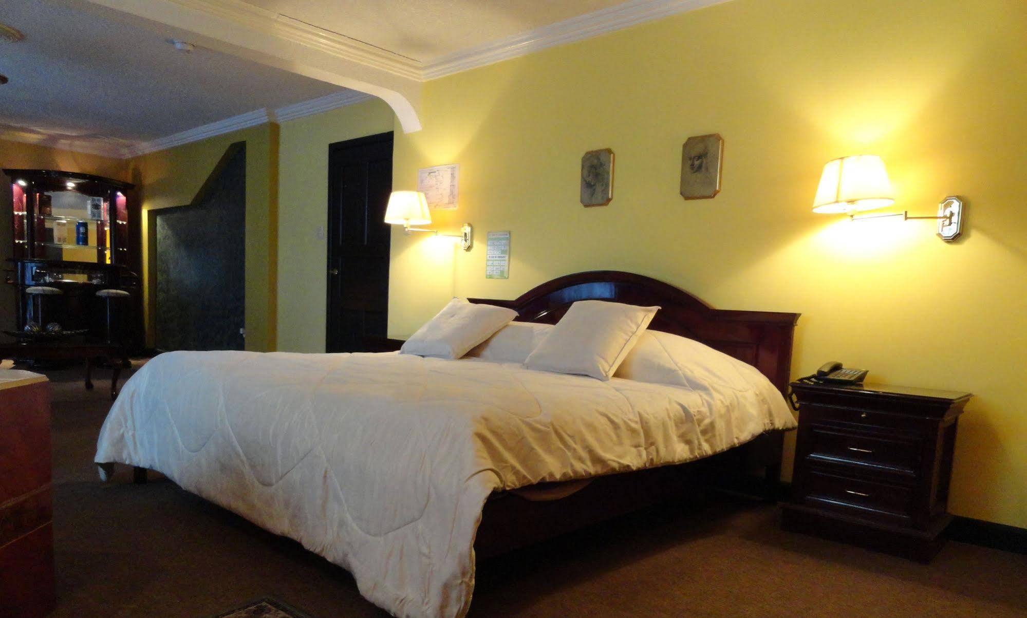 Hotel Suites Gonzalez Suarez Quito Exterior foto