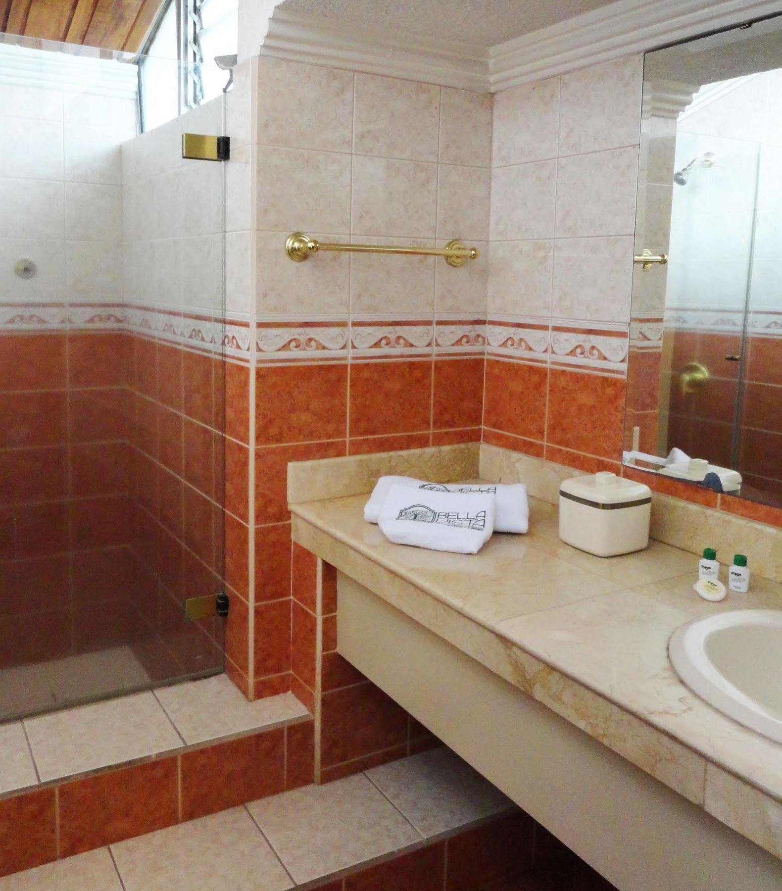 Hotel Suites Gonzalez Suarez Quito Exterior foto