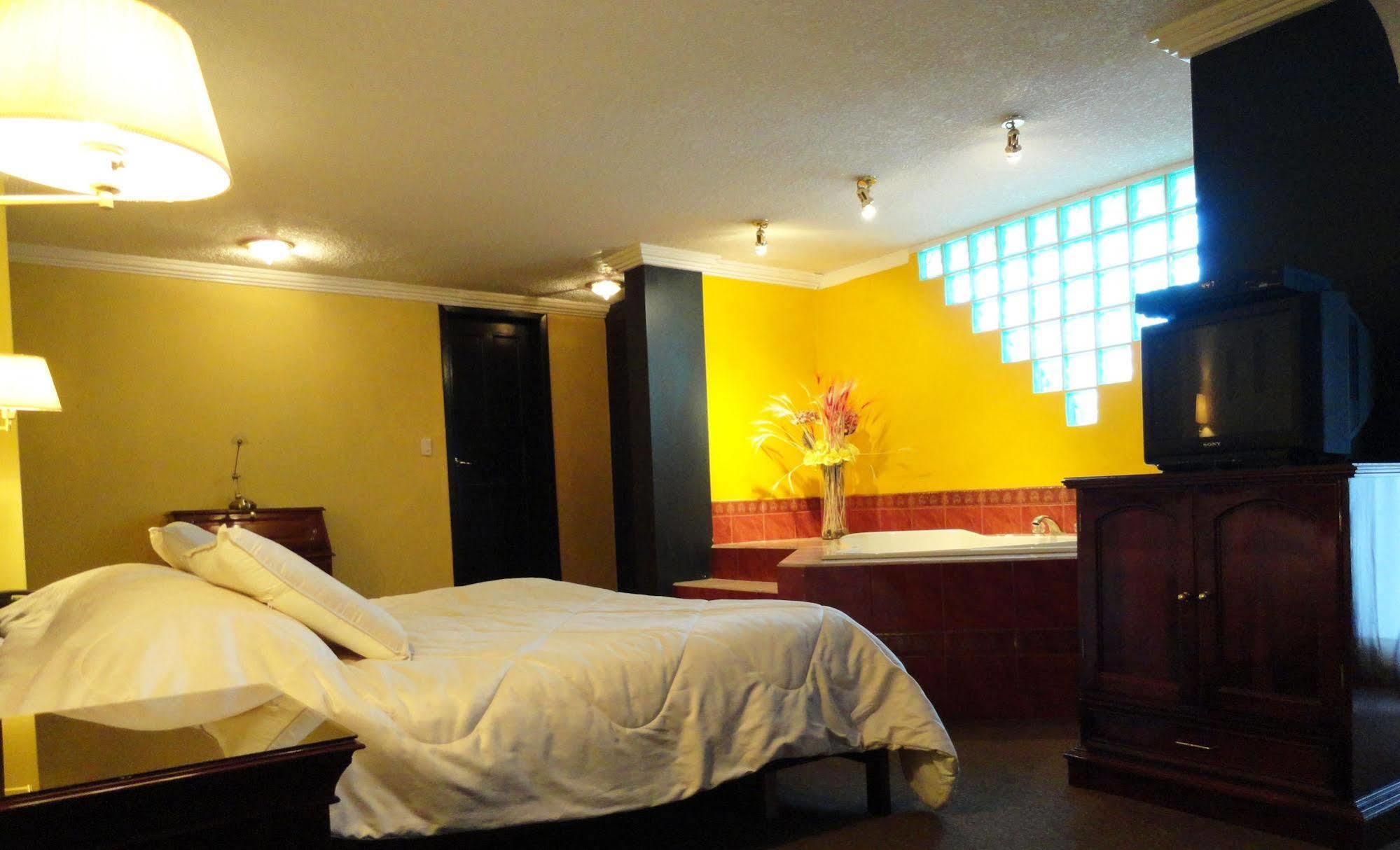 Hotel Suites Gonzalez Suarez Quito Exterior foto