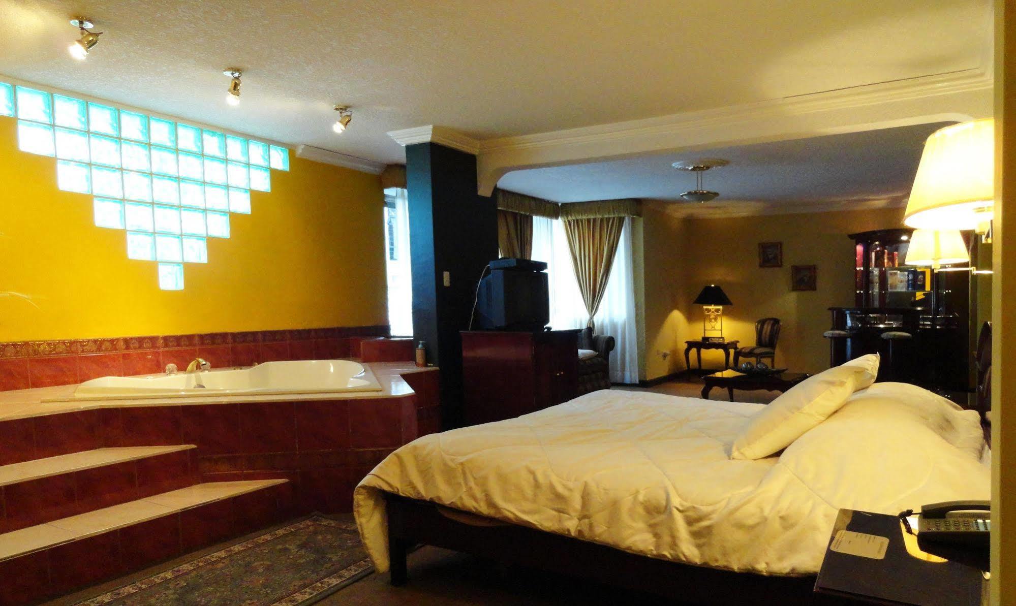 Hotel Suites Gonzalez Suarez Quito Exterior foto